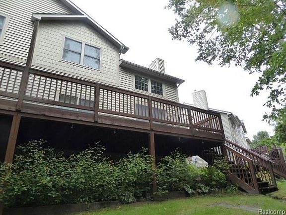4th image of 276 Stratford Ln #30