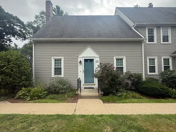 303 Twin Lakes Dr #1, Halifax, MA 02338