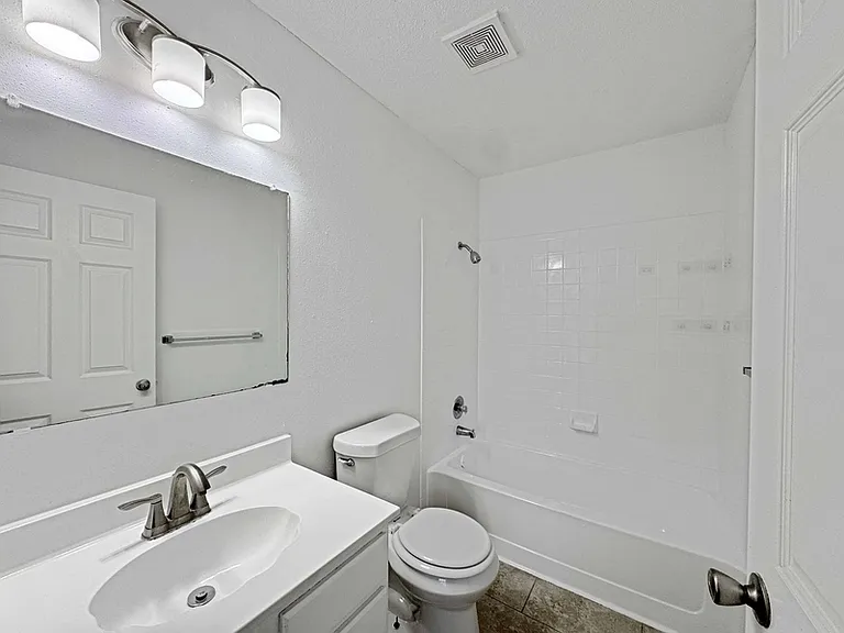10203 Sunset Field Dr — Photo 18