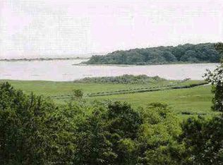 45 Ice Pond Ln, Oak Bluffs, MA 02557