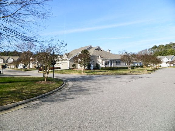 4th image of 100 Saratoga Pl