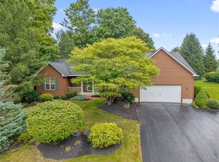 4721 Rushmore Dr, Syracuse, NY 13215