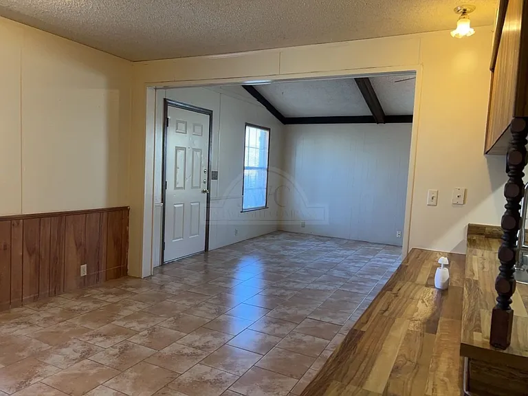 3104 Julie Ln — Photo 6