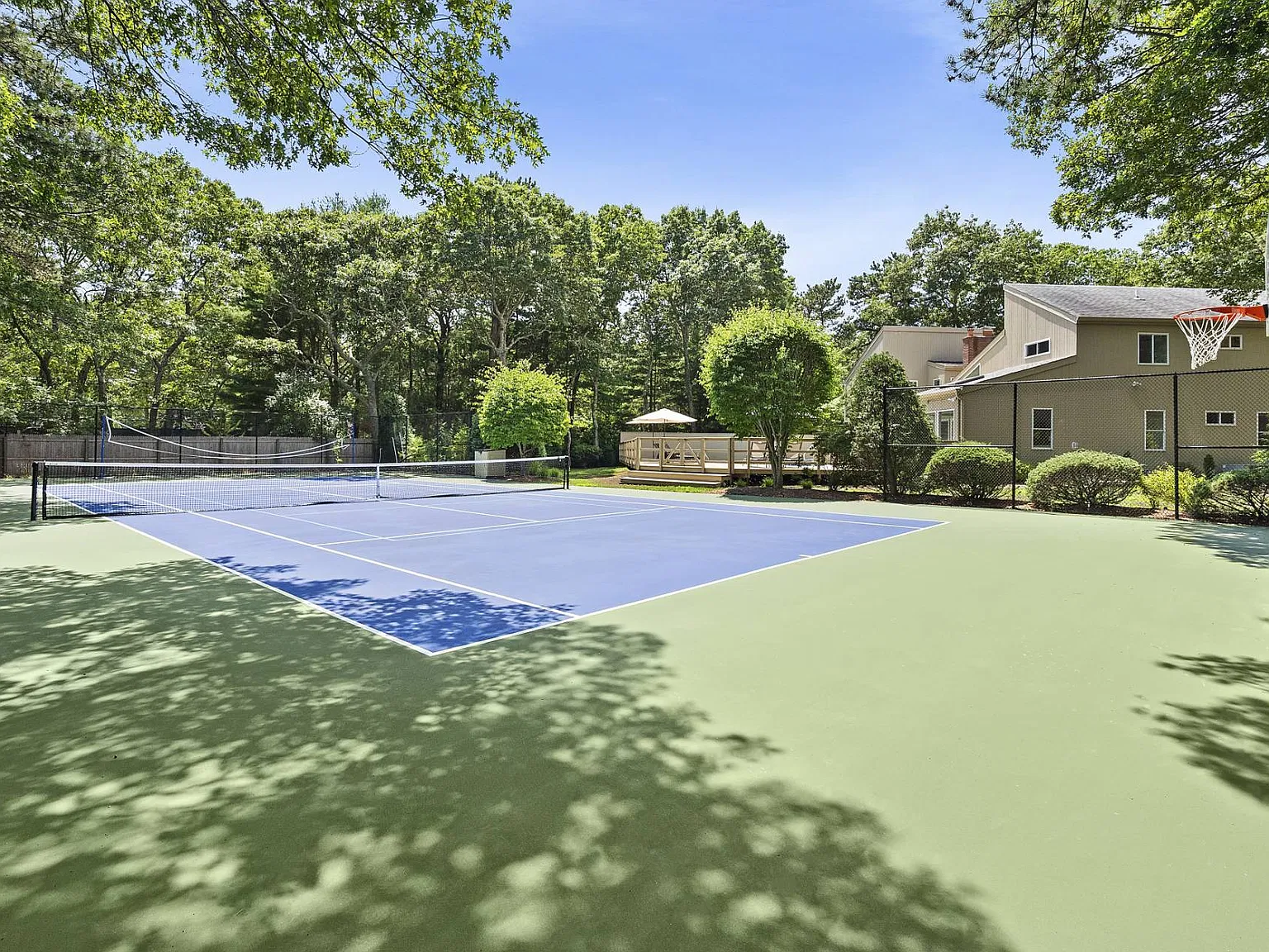 Quogue Contemporary With Heated Pool & All-Weather Court — Photo 4