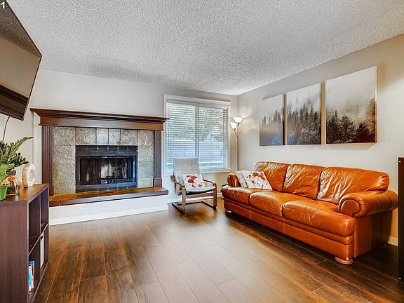 2nd image of 5411 NE 34th St APT G