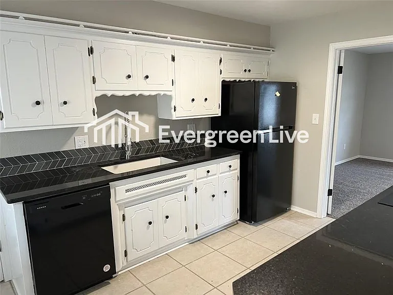1322 NW 85th St — Photo 4