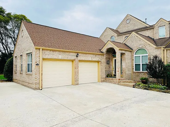 1046 Cattails Dr, Ooltewah, TN 37363