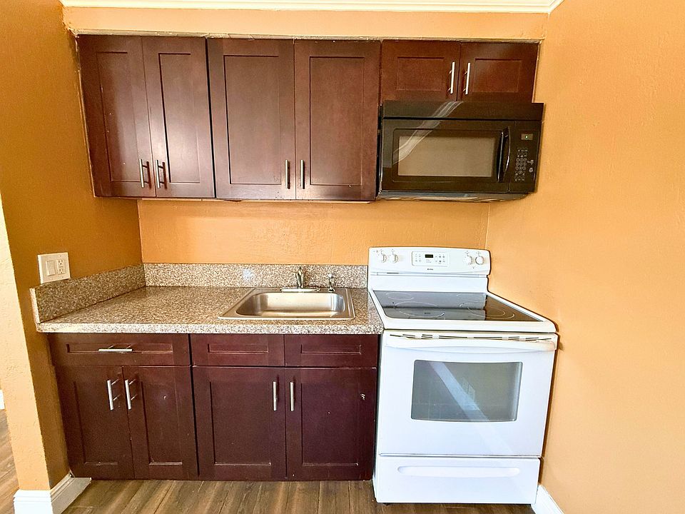 1st image of 95 NW 39th St #11514277
