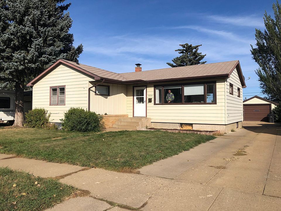 1024 4th Ave W, Dickinson, ND 58601 Zillow