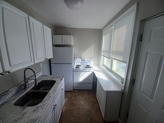 3rd image of 2801 4th Ave Unit B