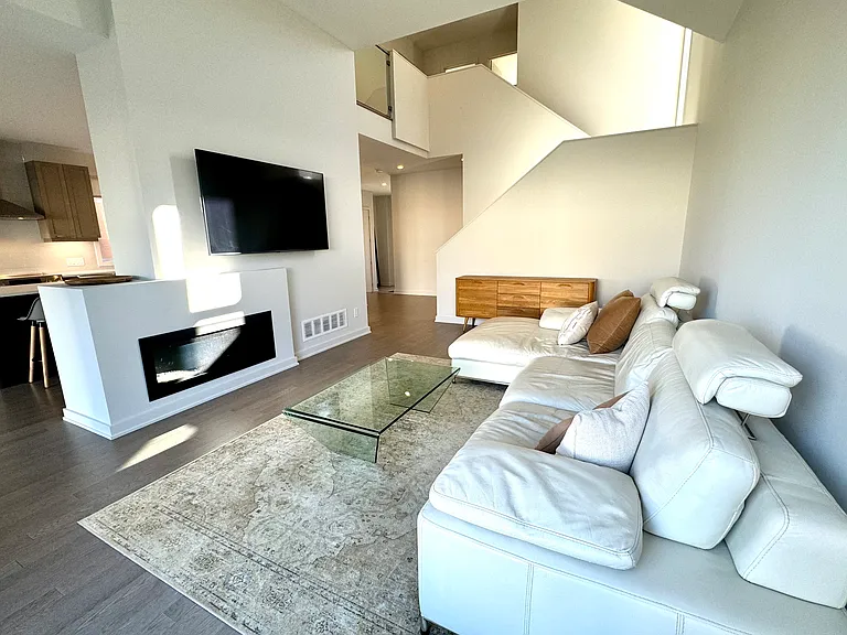 622 Summerhill St #1 — Photo 4