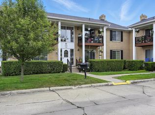 34801 Valleyview Dr APT D-15, Sterling Heights, MI