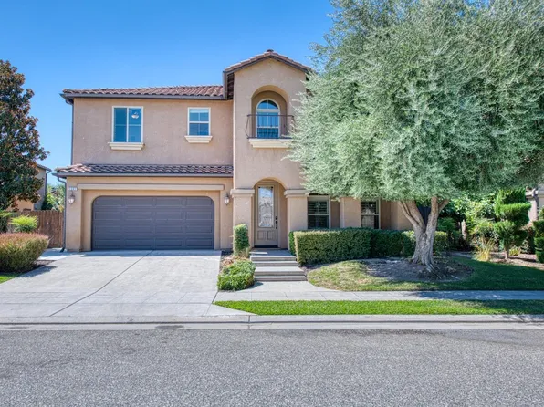 1207 E Via Verde Dr, Fresno, CA 93730