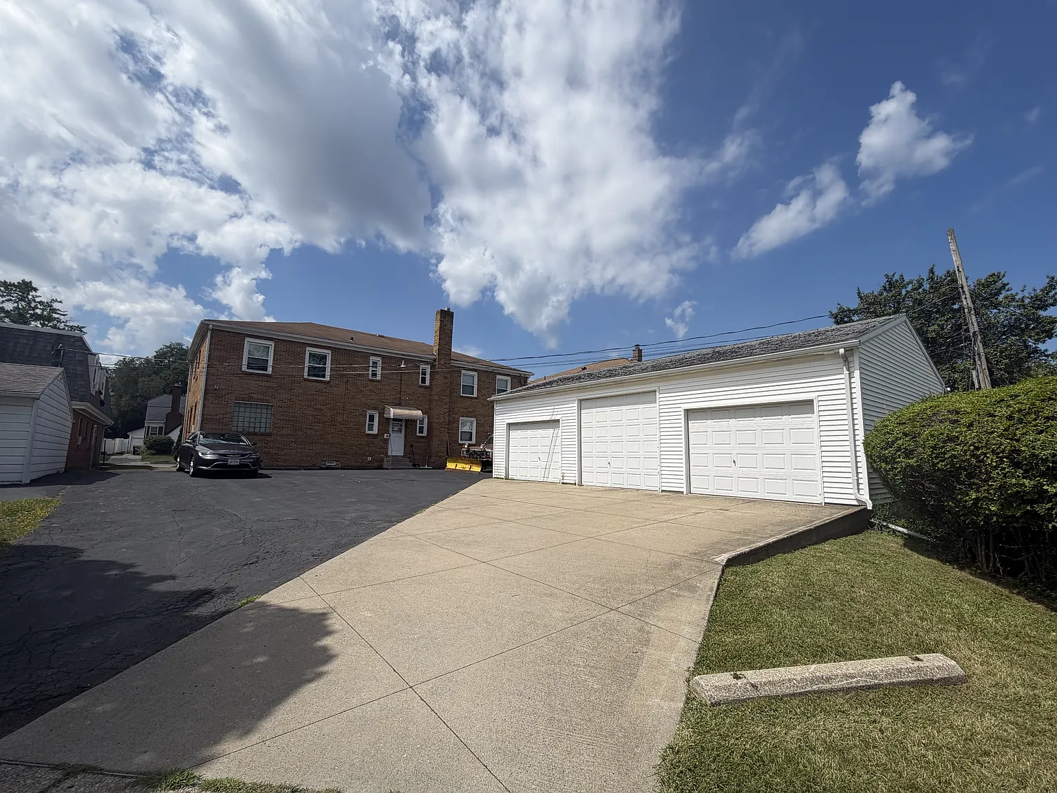 817 Englewood - 3 — Photo 4