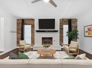 1522 Carnation Dr, Lewisville, TX 75067