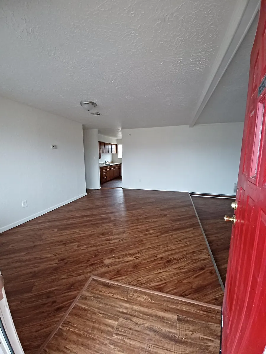 Living room - 5326 NW Oak Ave