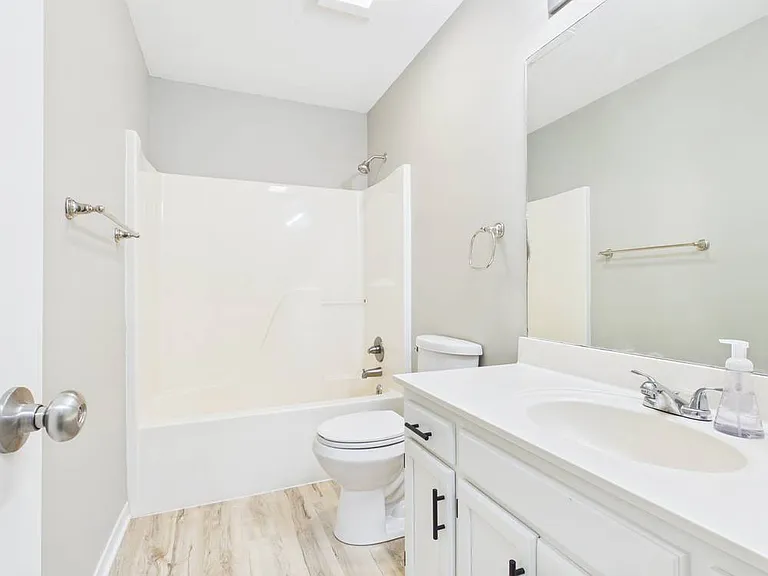 1206 Foxridge Dr — Photo 20