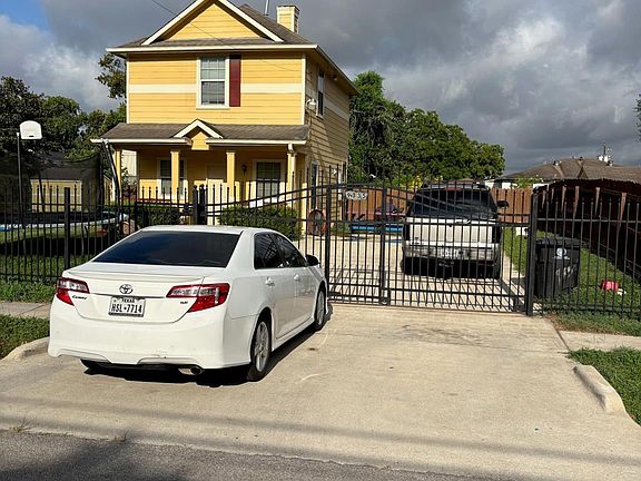 4th image of 9335 Lomax St