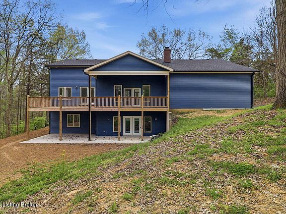 4th image of 375 Wood Valley Ln
