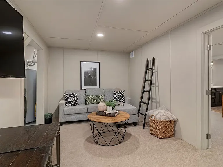 207 N Preston Ave — Photo 4