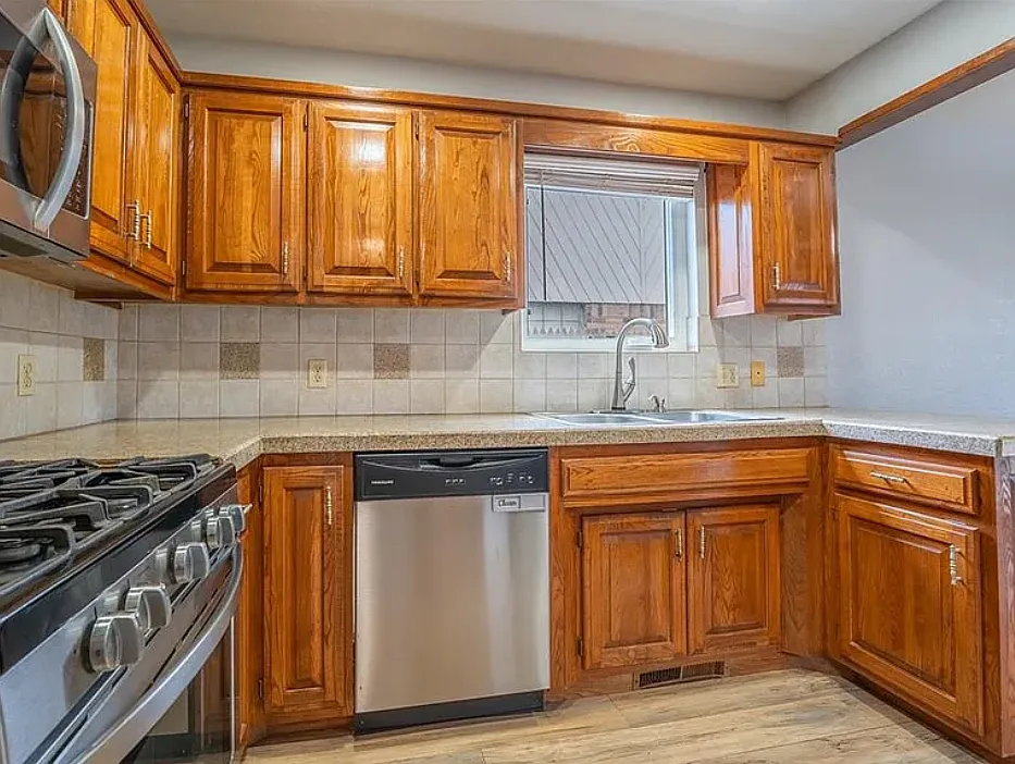 3 bed, 1496 sqft, $750 — Photo 4