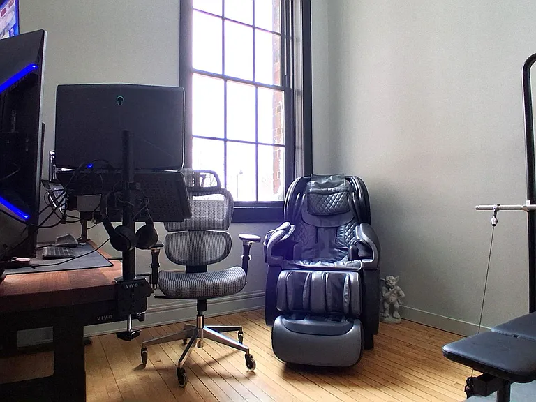 215 N Webster Ave — Photo 21