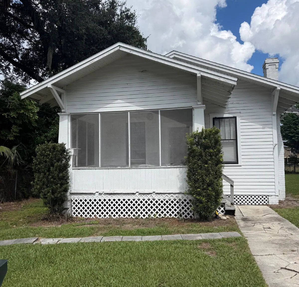 2 bed, 1.0 bath, 860 sqft, $1,200 — Photo 1