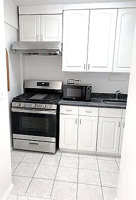 5th image of 1641 3rd Ave APT 27B