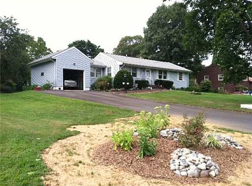 2nd image of 89 Emerson Rd