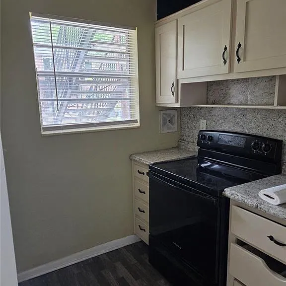 510 Coventry Rd #3A — Photo 9