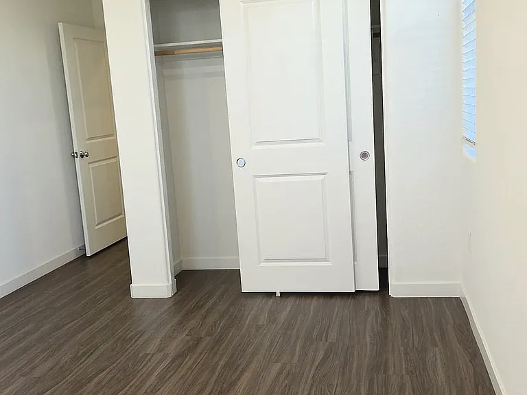 675 E Diaz Ln — Photo 10
