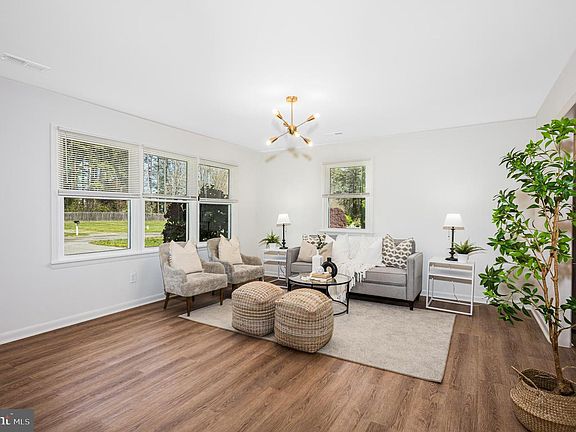 4th image of 300 Talbot Rd