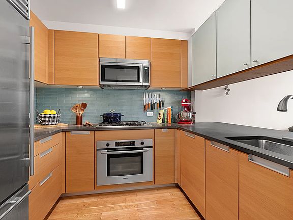 3rd image of 310 W 52nd St APT 7D
