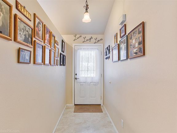 4th image of 151 Raylen Ln Unit B