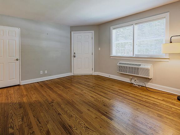5th image of 979 Saint Marys St #A