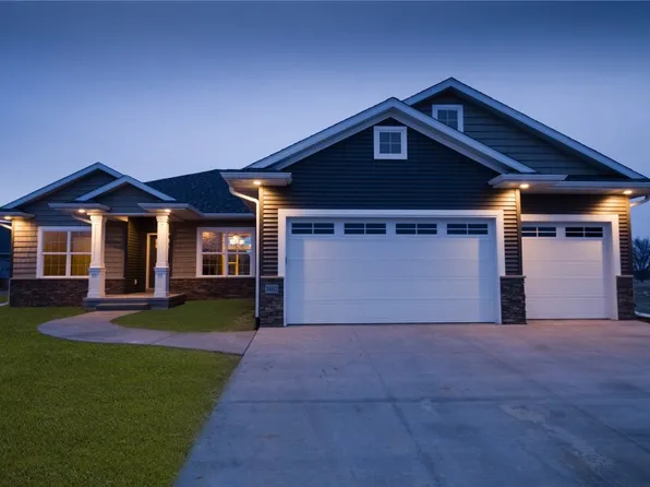 5527 Seminole Valley Trl NE, Cedar Rapids, IA 52411