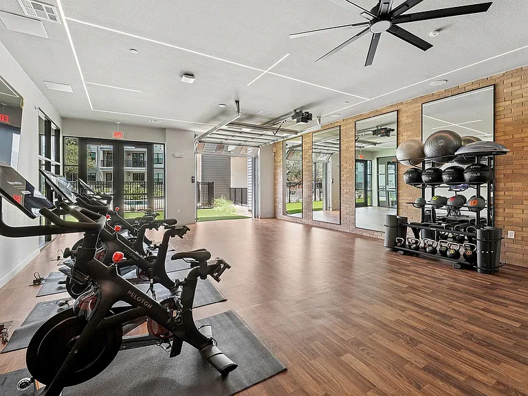 Movement Studio plus Outdoor Workout Lawn