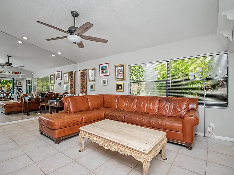 7678 Solimar Cir — Photo 13