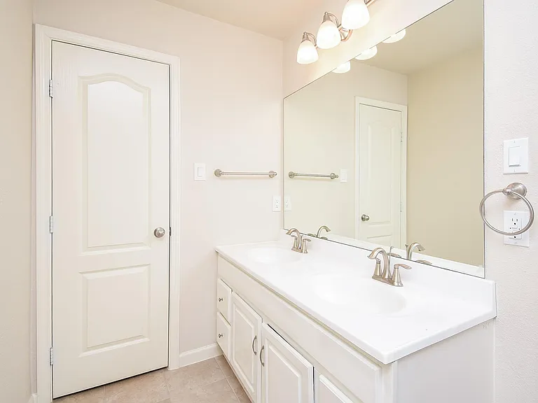 6203 Ledger Ln — Photo 37