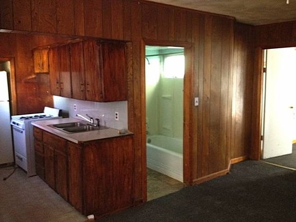 Kitchen/Bathroom