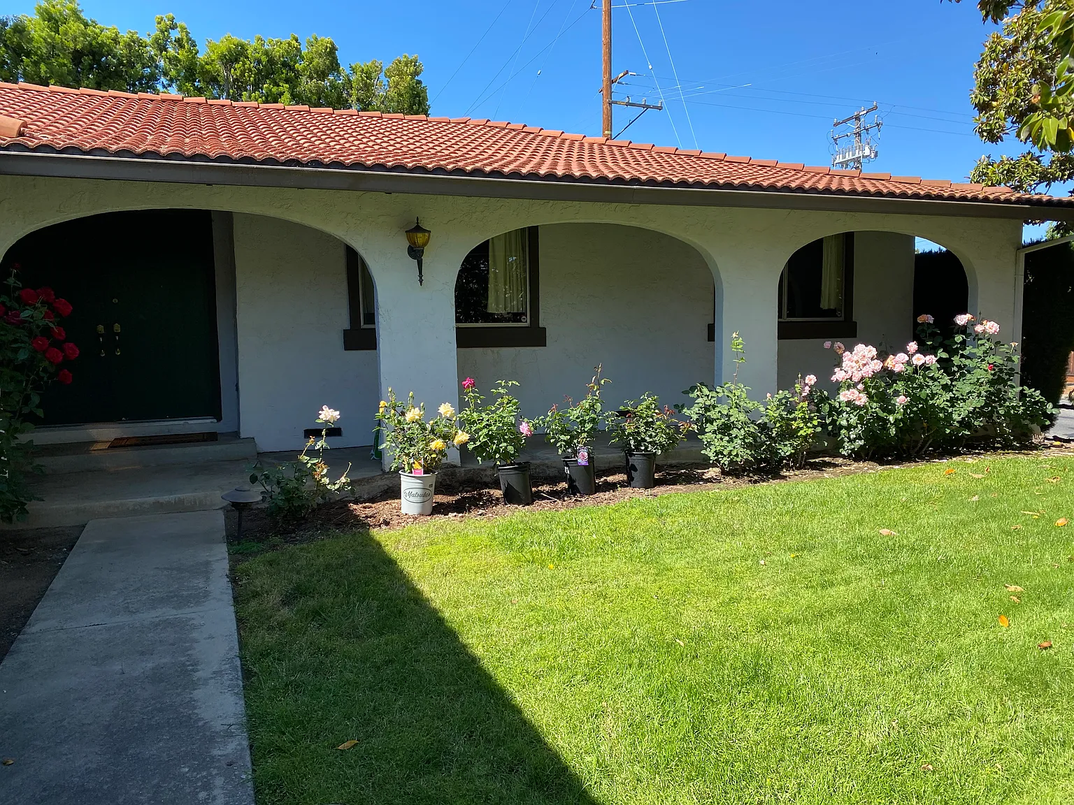 3 bed, 2.5 bath, 1764 sqft, $5,950 — Photo 1