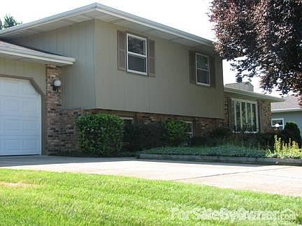 Front of House/Garage