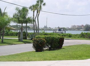 304 Colonia Ln, Nokomis, FL 34275