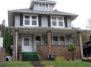 318 Chapel Ct, Dubuque, IA 52001