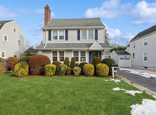 172 Fernwood Terrace, Garden City, NY 11530