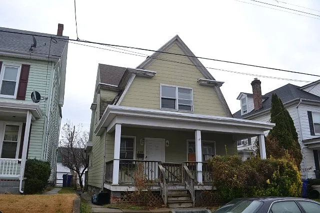 530 N Mulberry St photo 1