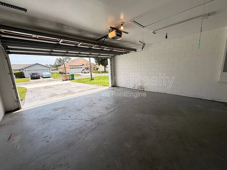 1025 Derbyshire Dr — Photo 22