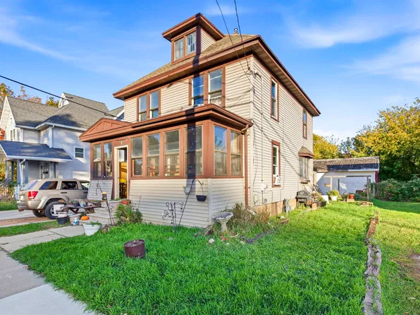 210 Broad St, Oshkosh, WI 54901