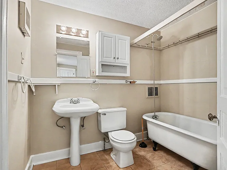 Apt 3 Bathroom