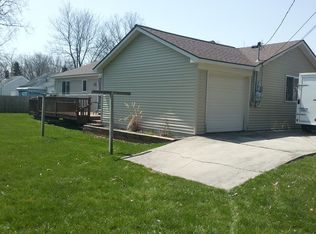 4460 Sunburst Ave, Waterford, MI 48329